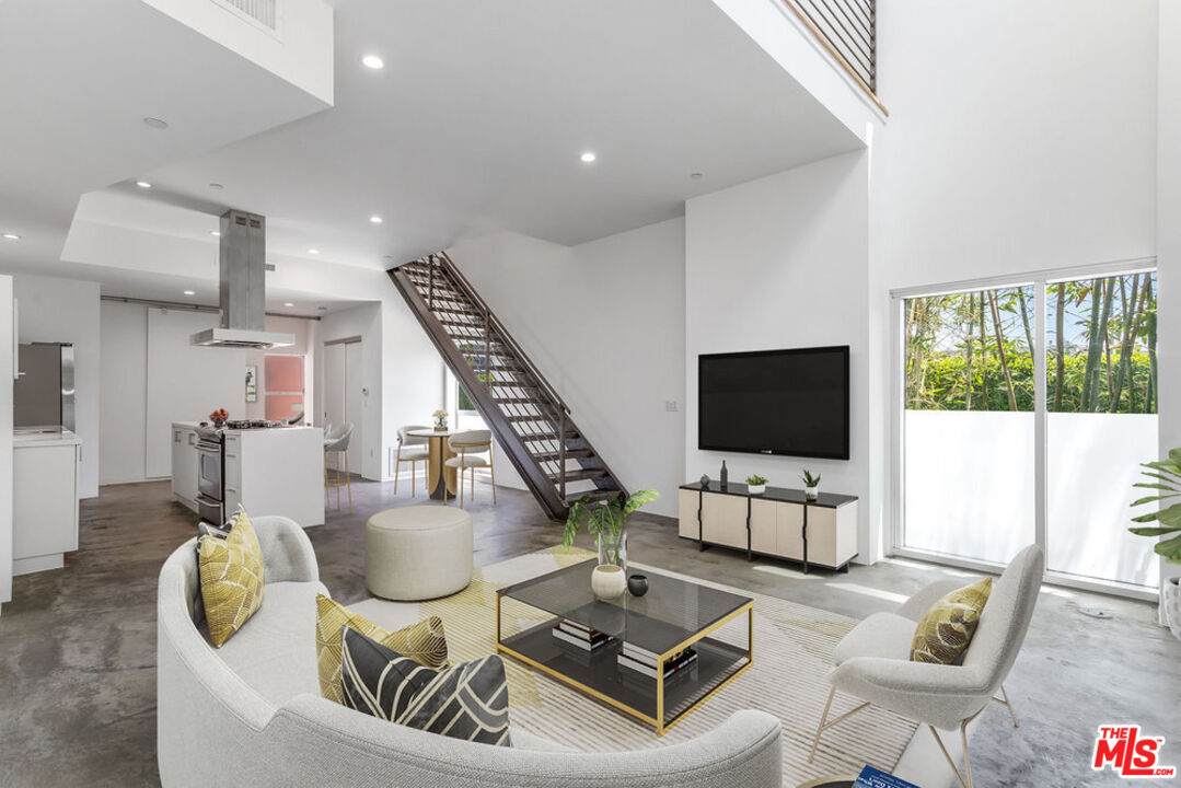 803 Wilcox Ave - Photo 1