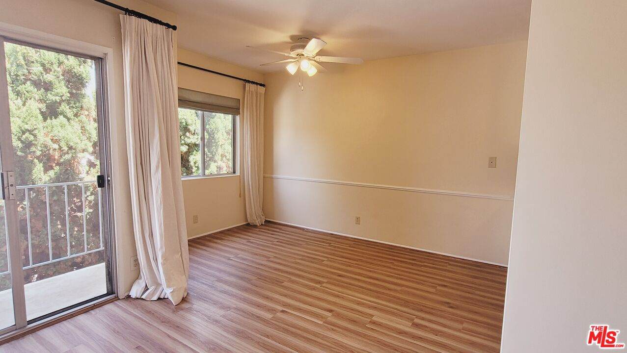 818 7th St - Photo 1