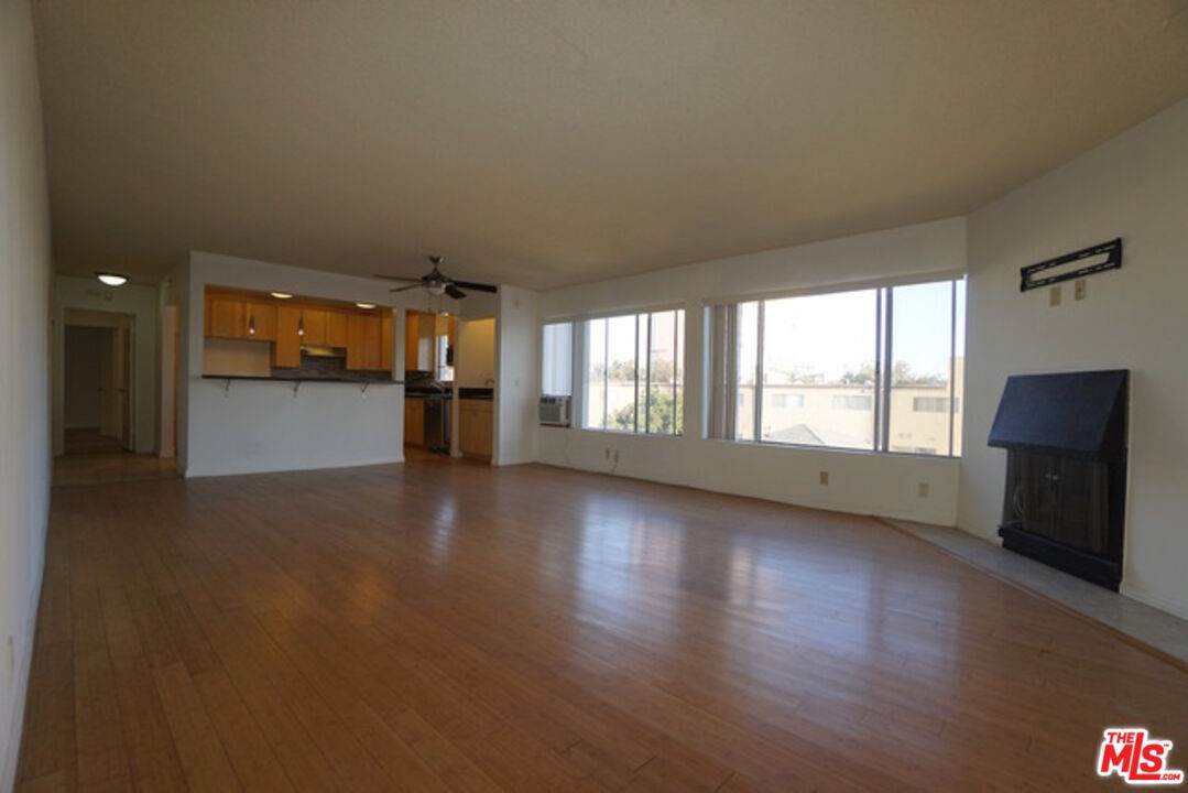 1033 6TH St - Photo 1