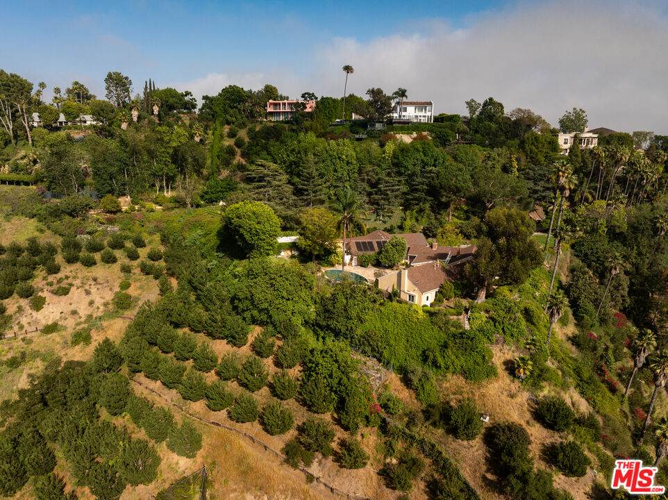 1037 Bel Air Ct - Photo 1