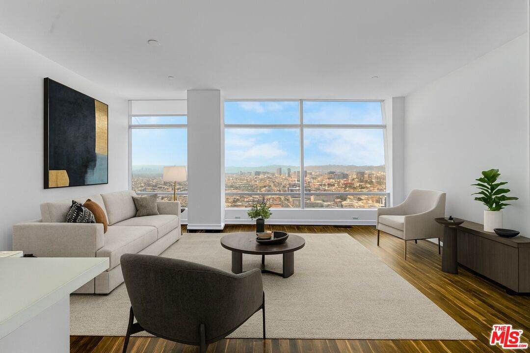 900 Olympic Blvd - Photo 1