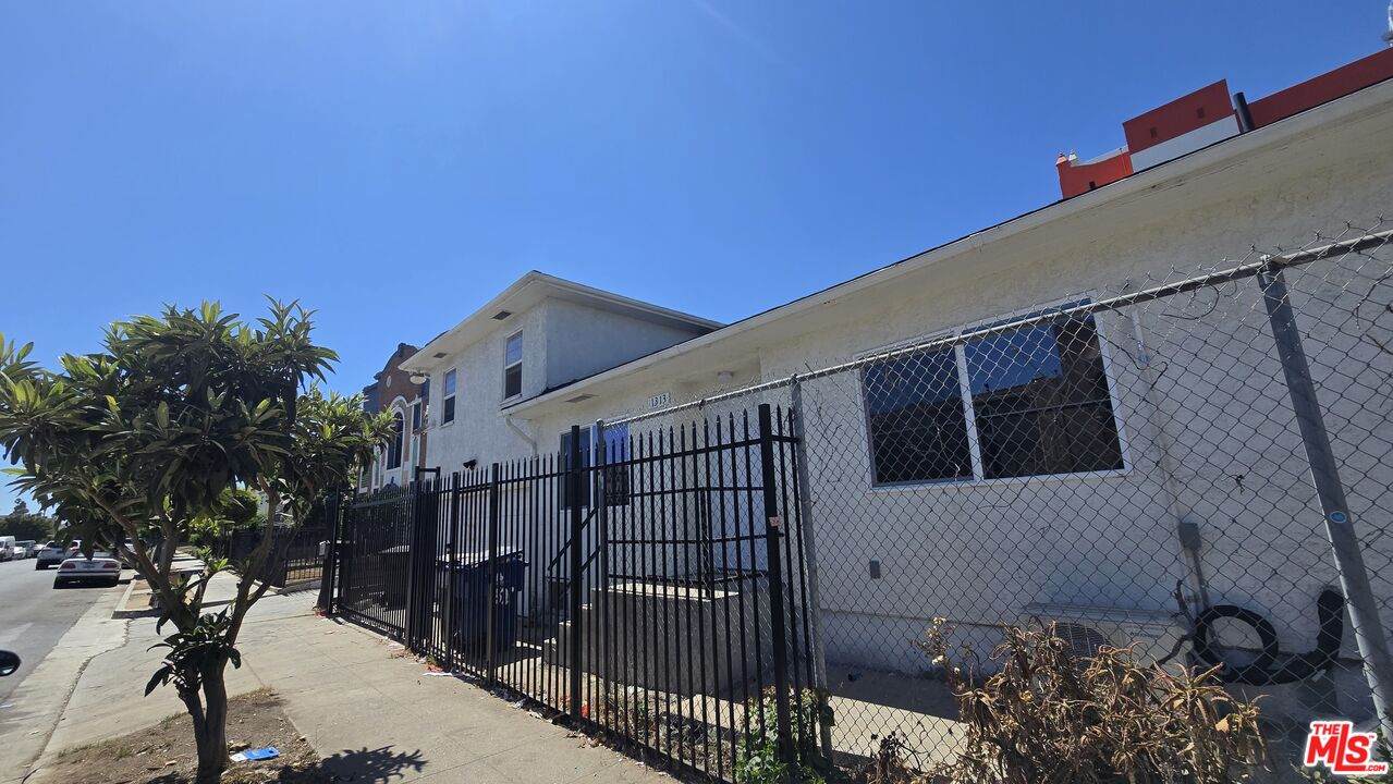 4150 Pico Blvd - Photo 1