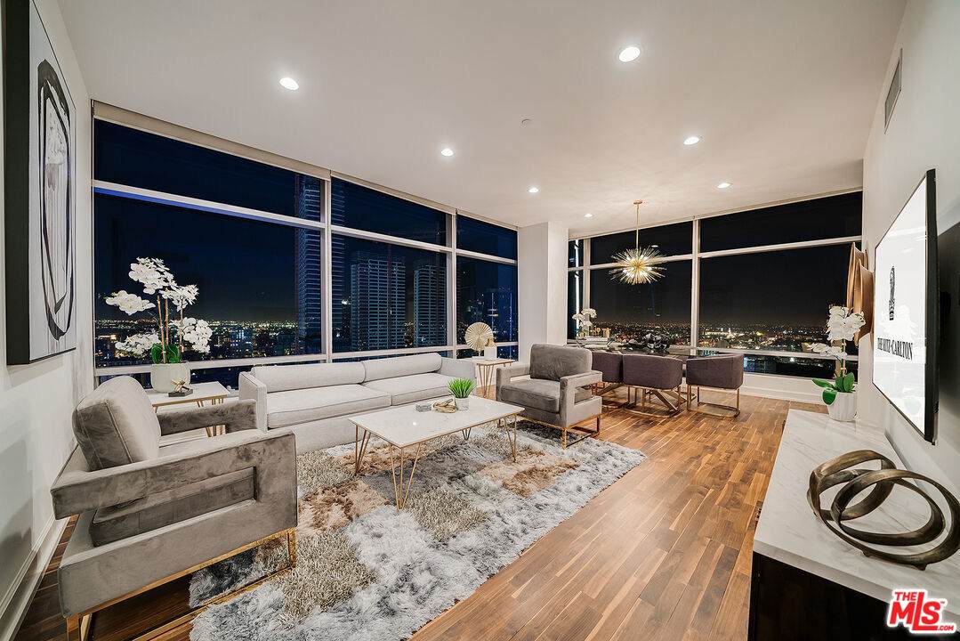 900 Olympic Blvd - Photo 1