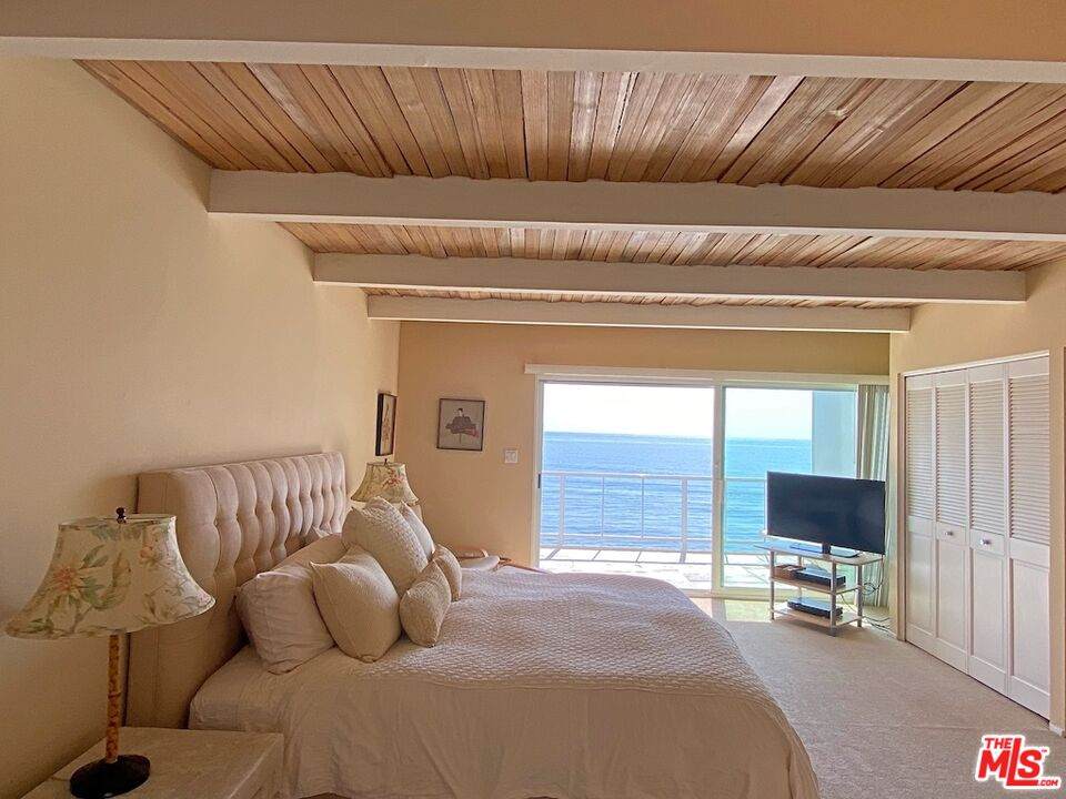 20538 Pacific Coast Hwy - Photo 1