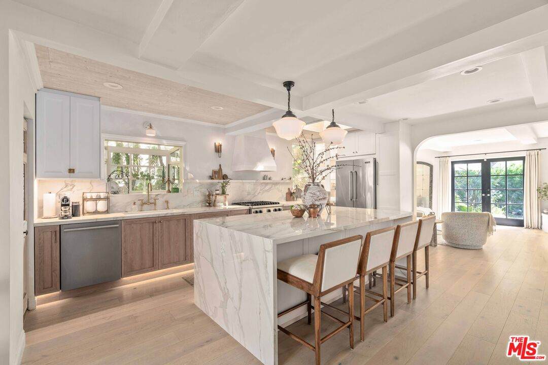 3339 Bennett Dr - Photo 1