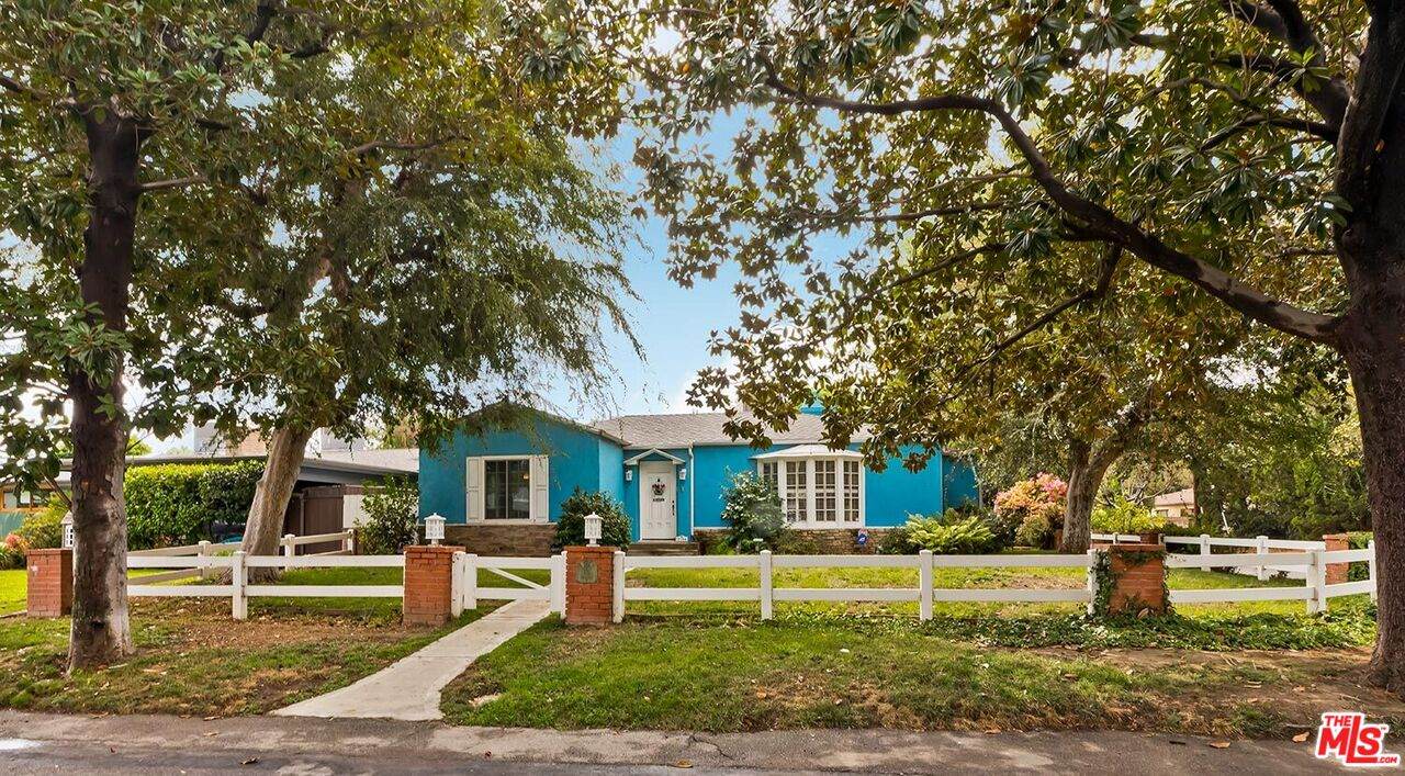 12154 Morrison St - Photo 1
