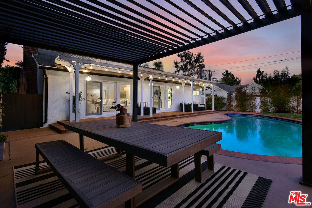 12614 Morrison St - Photo 1