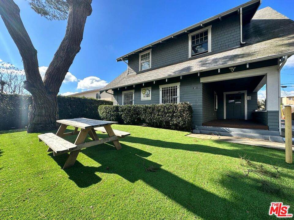 2711 Orchard Ave - Photo 1