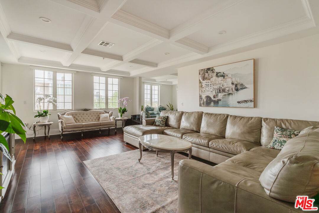 1835 Pandora Ave - Photo 1