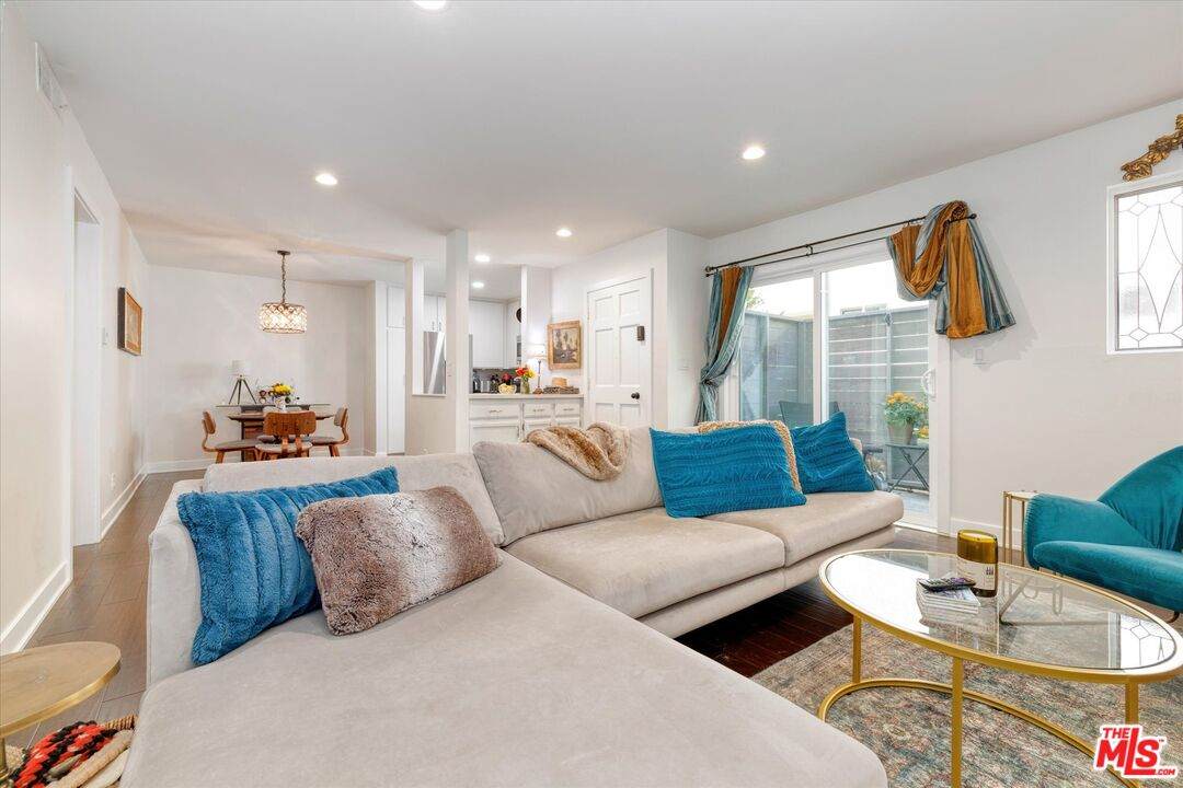 12416 Moorpark St - Photo 1