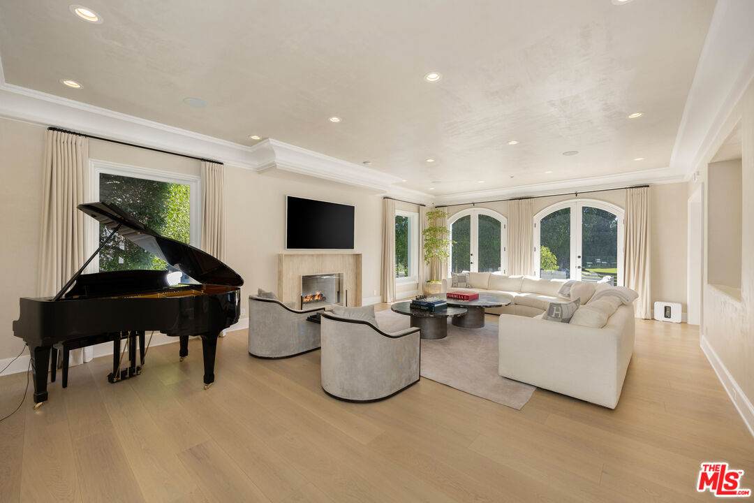 1424 Doheny Dr - Photo 1