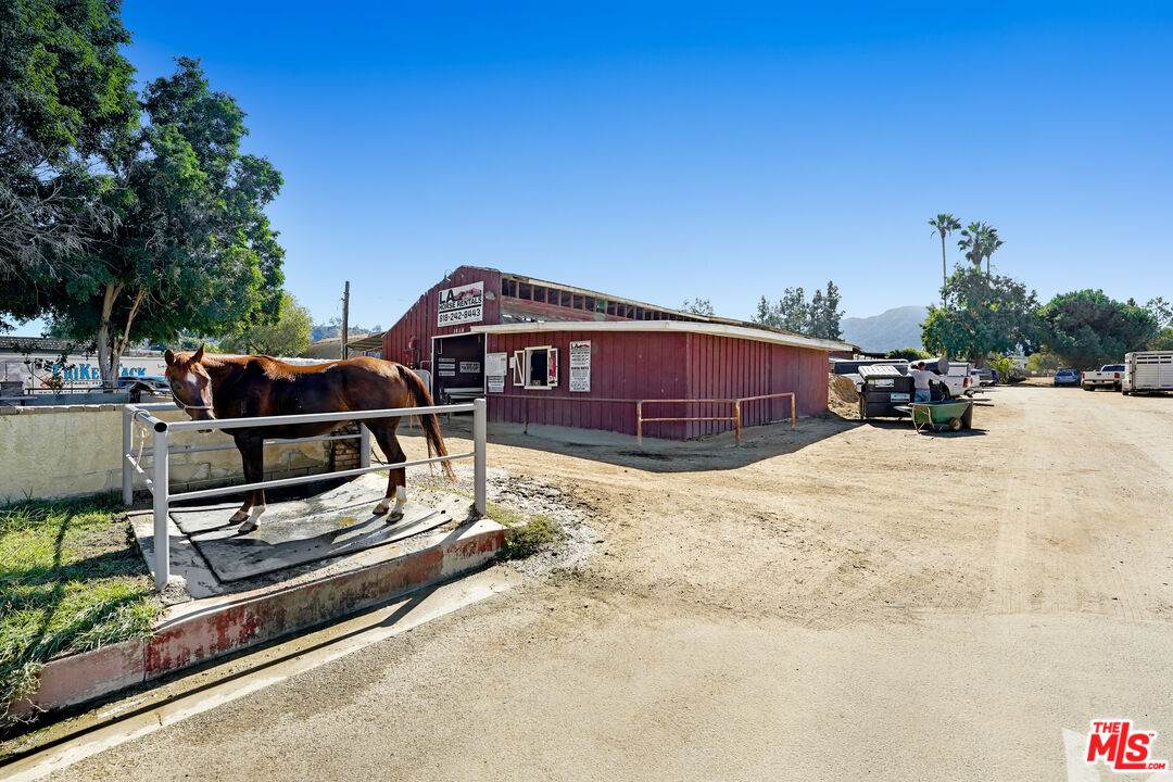 1840 Riverside Dr - Photo 1