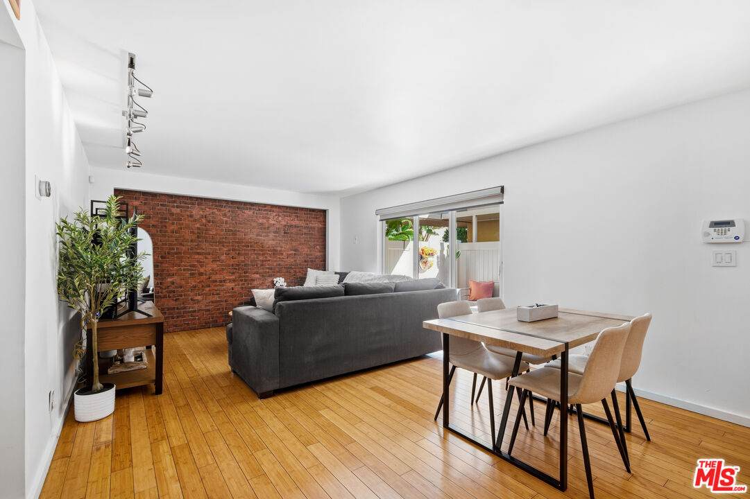 970 Palm Ave - Photo 1