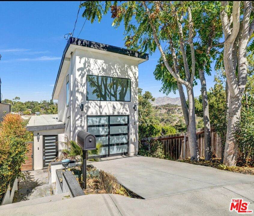 4255 Raynol St - Photo 1