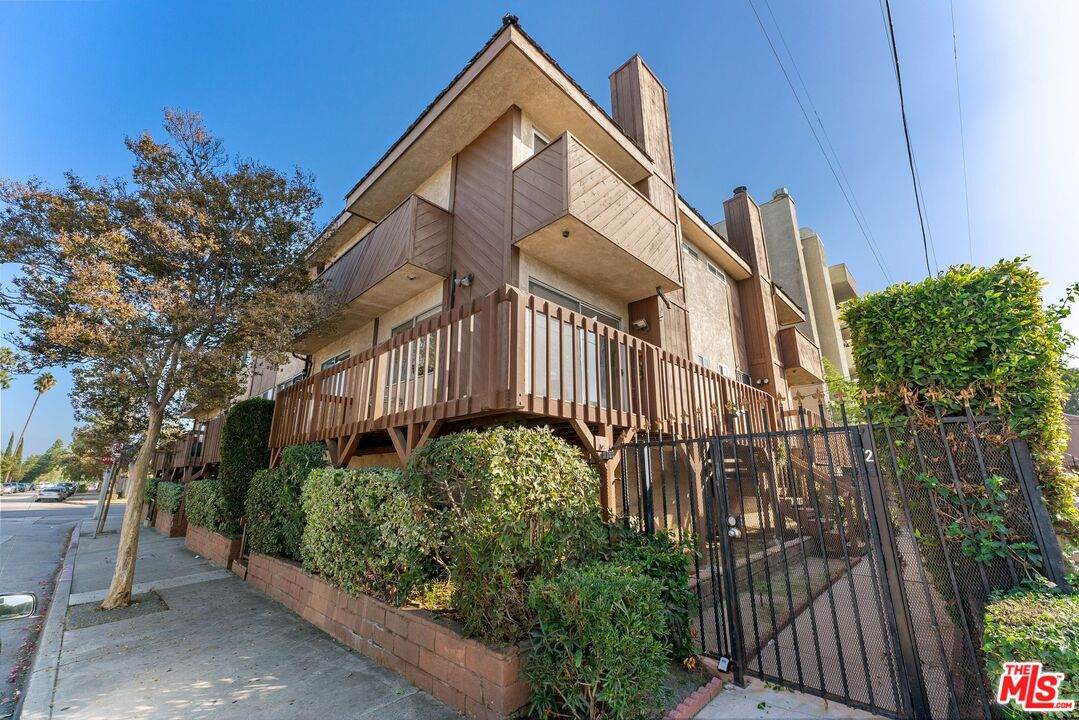 5827 Tujunga Ave - Photo 1
