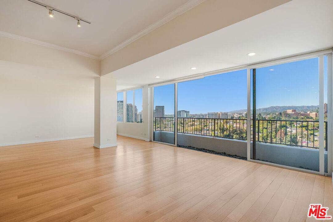 10501 Wilshire Blvd - Photo 1