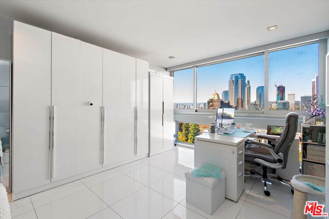 2222 Avenue Of The Stars - Photo 1