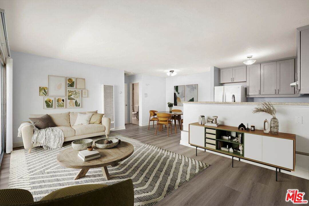 18530 Hatteras St - Photo 1