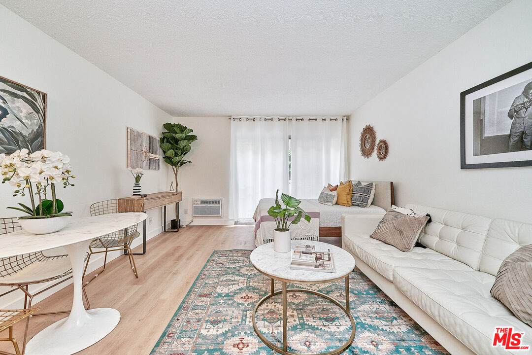 320 Ardmore Ave - Photo 1