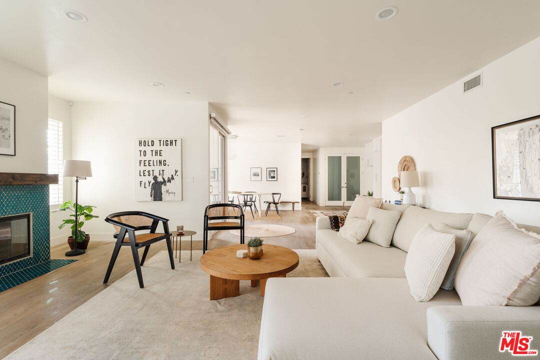 4925 Wilshire Blvd - Photo 1