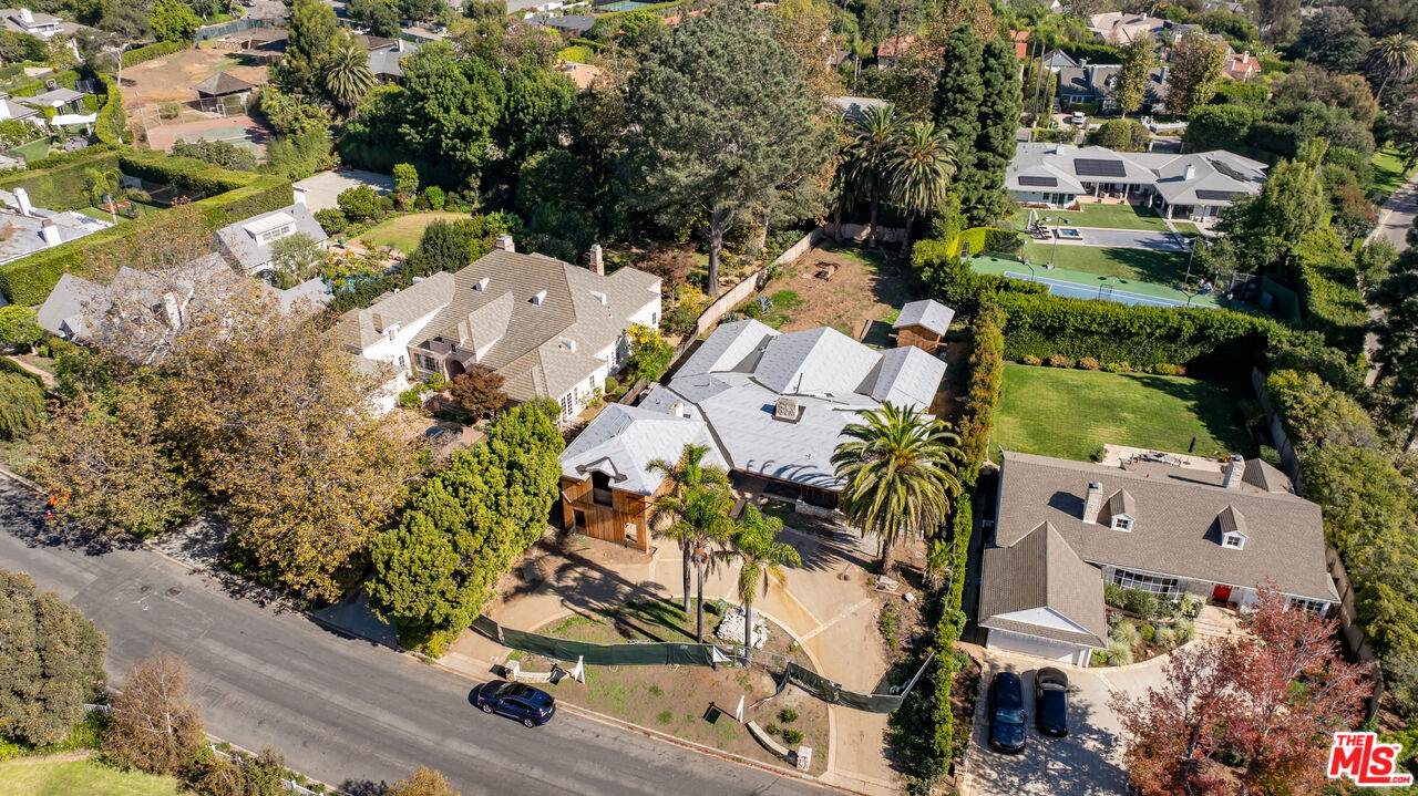 1316 Capri Dr - Photo 1