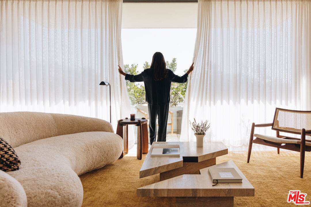 9200 Wilshire Blvd - Photo 1