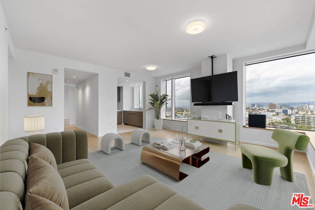 889 Francisco St - Photo 1