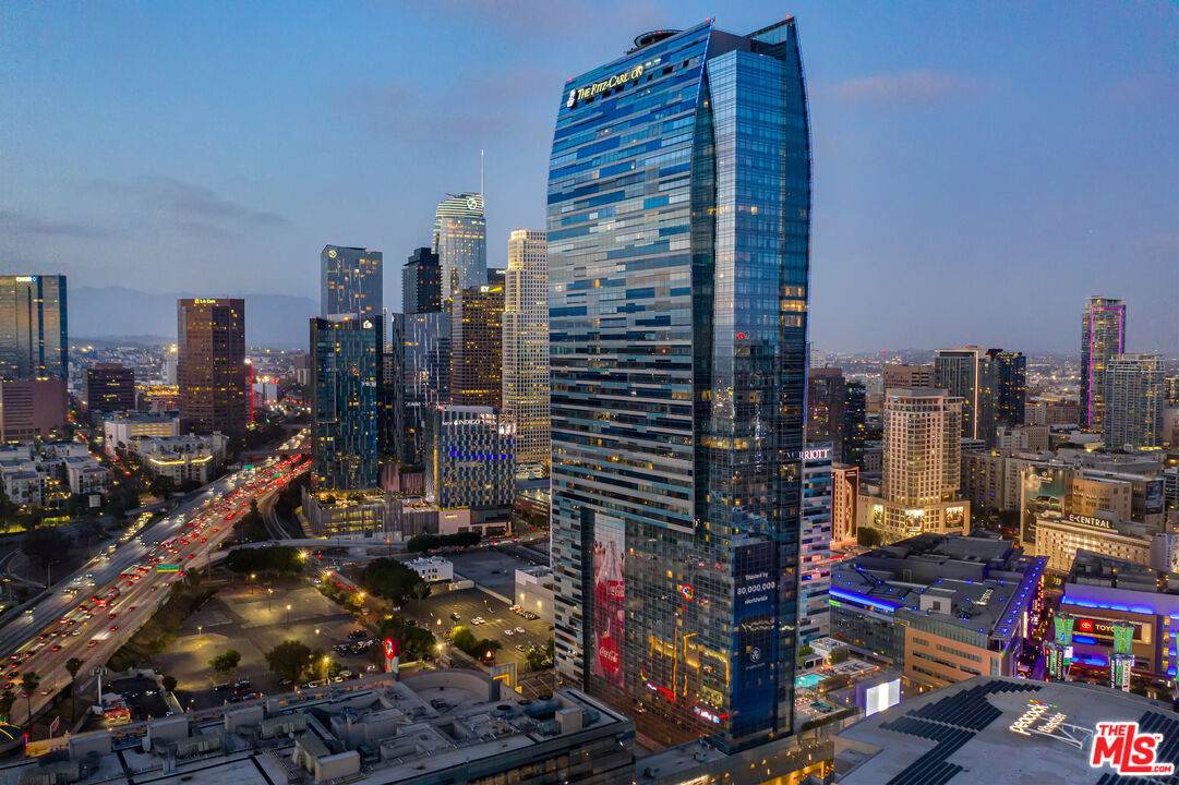 900 Olympic Blvd - Photo 1