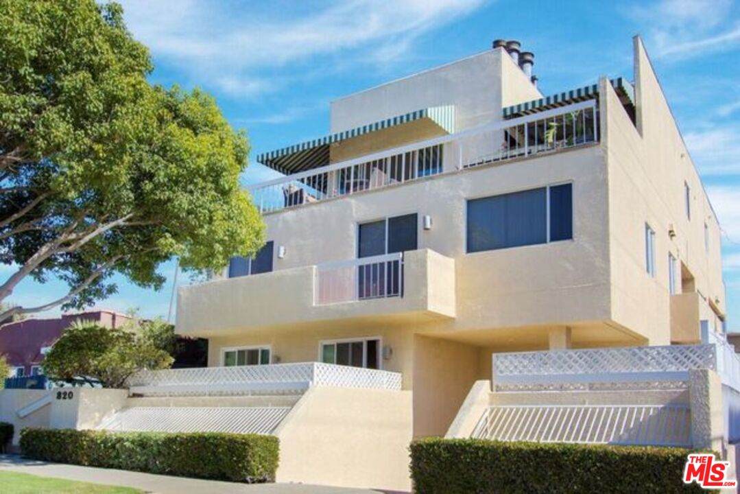 820 California Ave - Photo 1