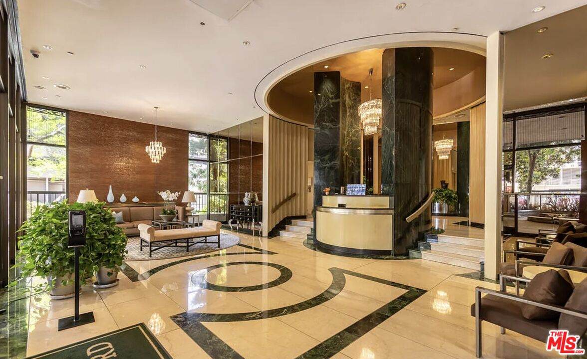 10750 Wilshire Blvd - Photo 1