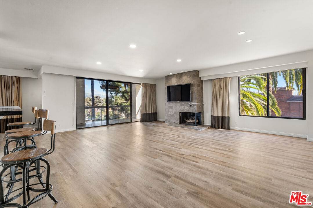 4460 Wilshire Blvd - Photo 1