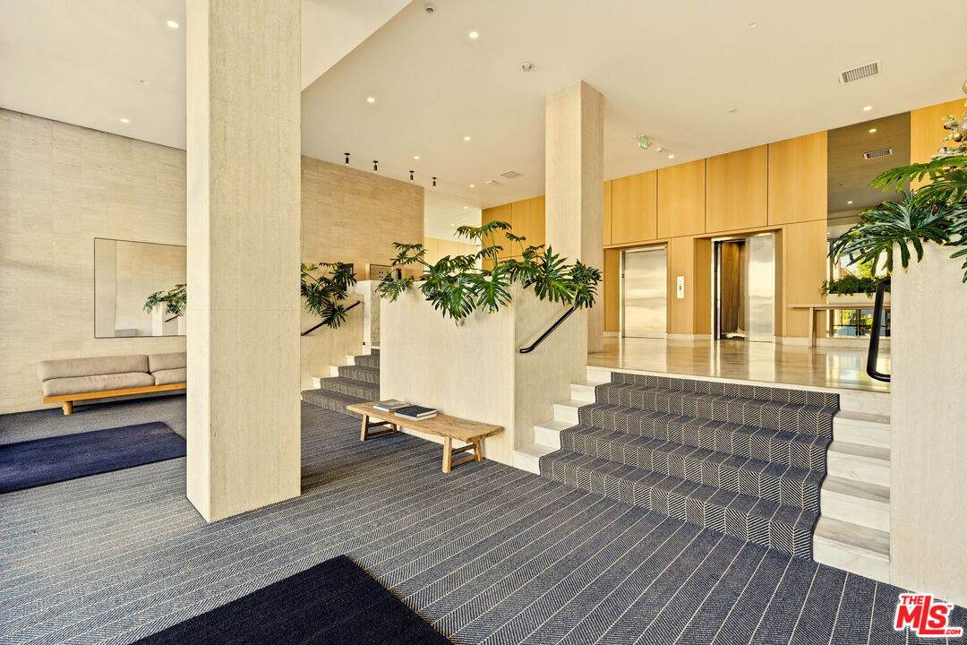 999 Doheny Dr - Photo 1