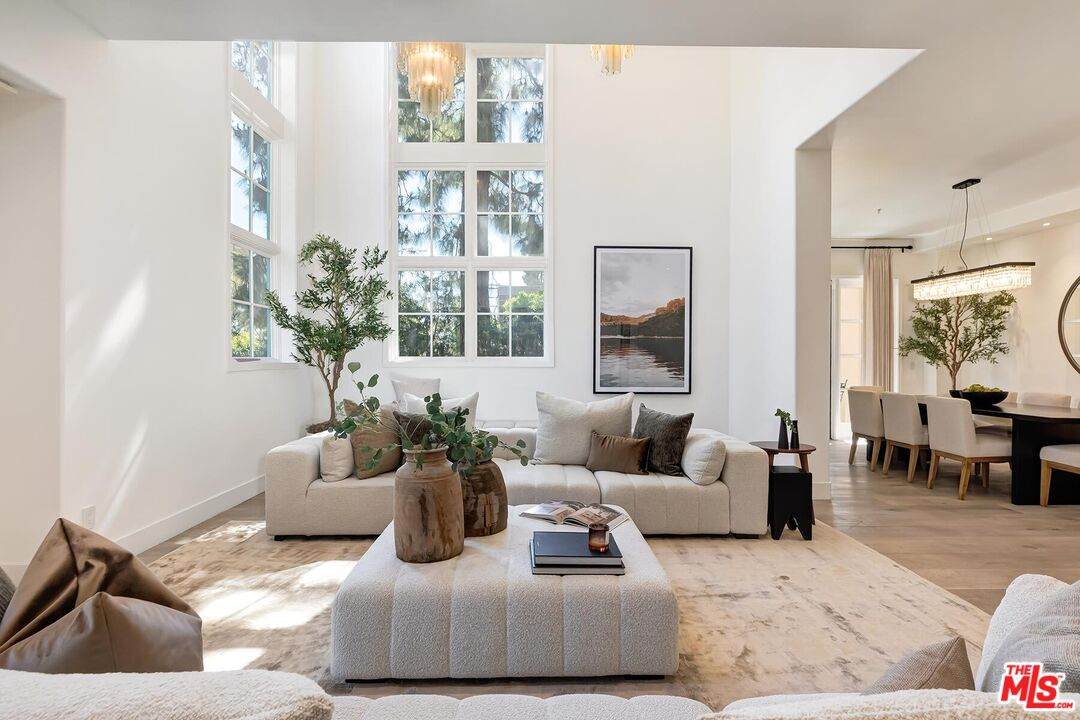 11500 San Vicente Blvd - Photo 1
