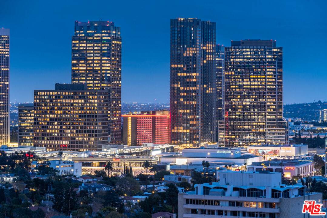 10445 Wilshire Blvd - Photo 1