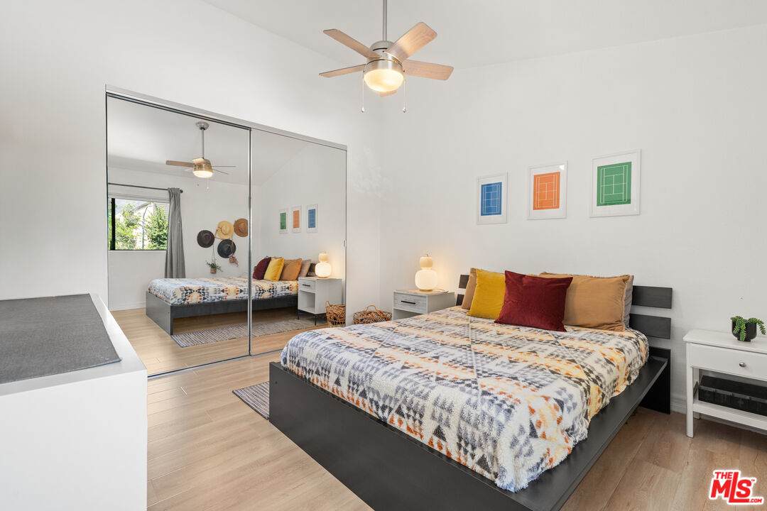 350 Burchett St - Photo 1