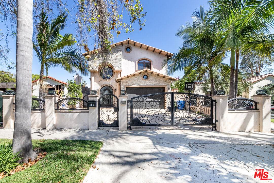 458 Flores St - Photo 1