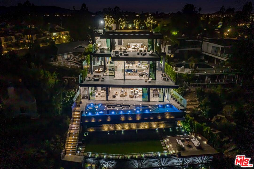 2304 Donella Cir - Photo 1