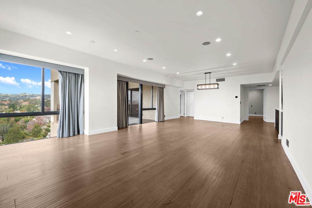 10445 Wilshire Blvd - Photo 1