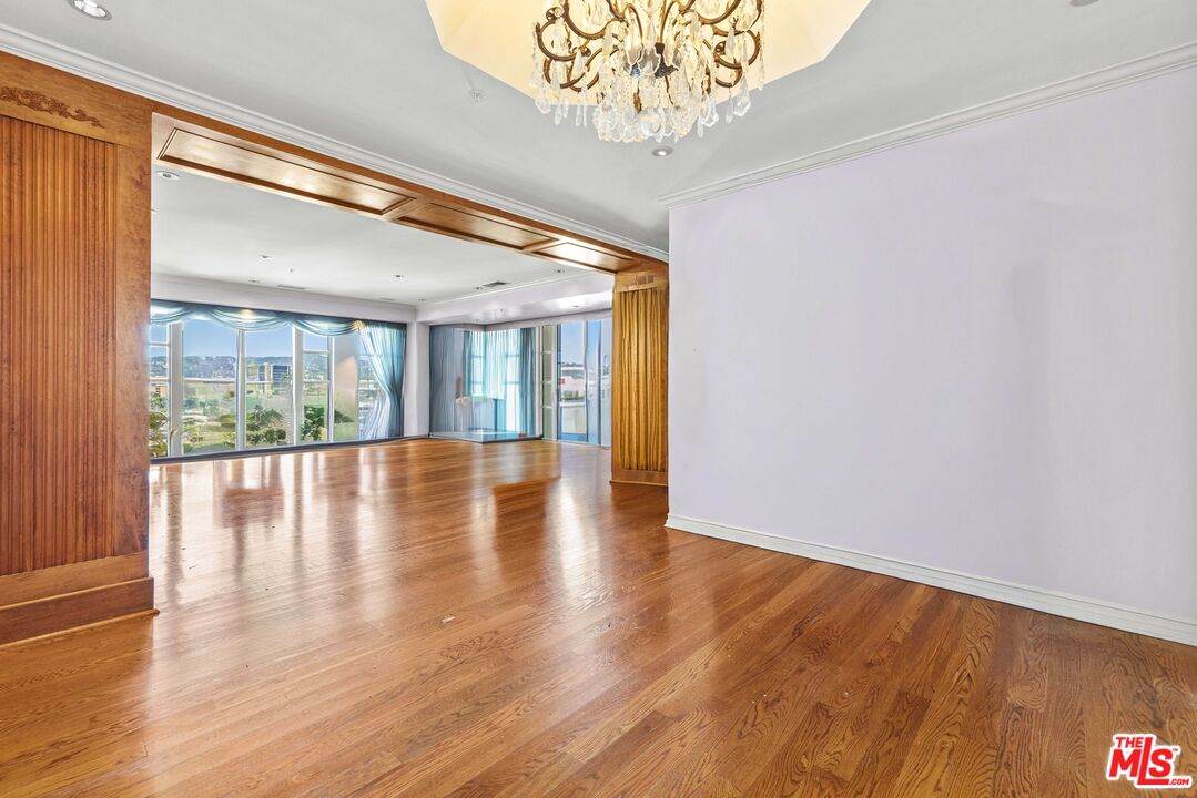10580 Wilshire Blvd - Photo 1