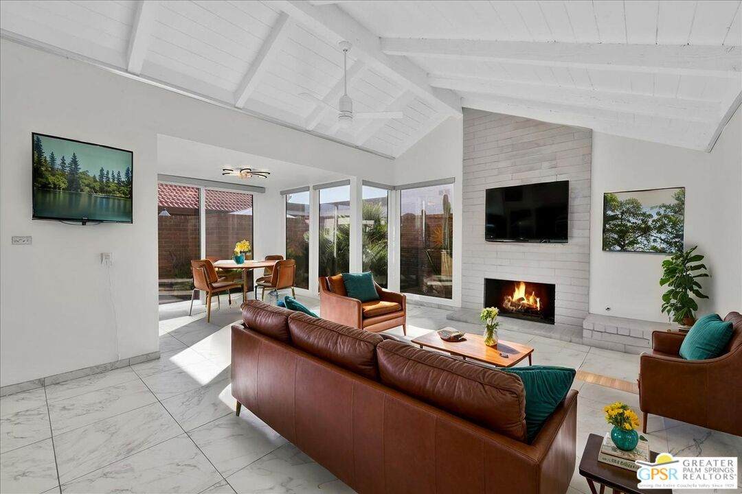 2490 Miramonte Cir - Photo 1