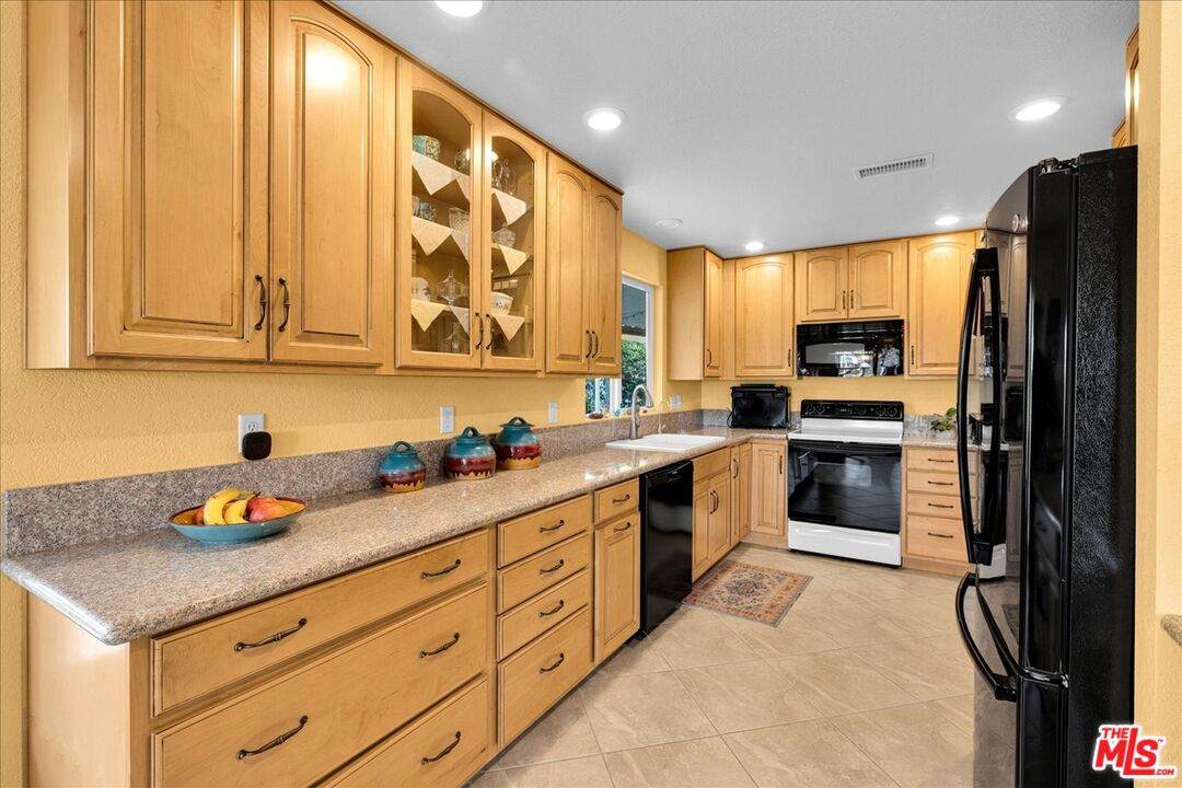 73450 Country Club Dr - Photo 1