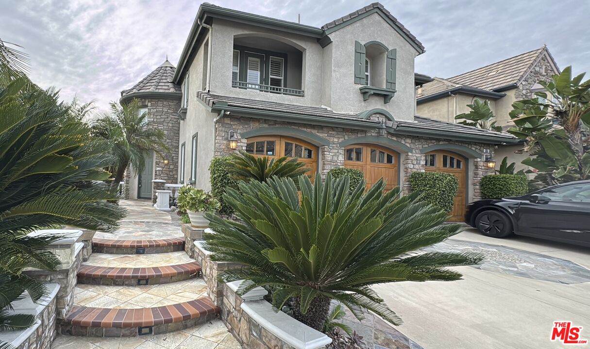 505 Lowe Dr - Photo 1