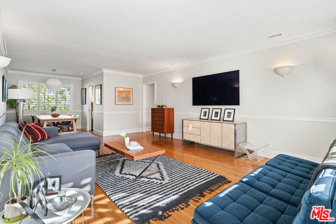 1615 Laurel Ave - Photo 1