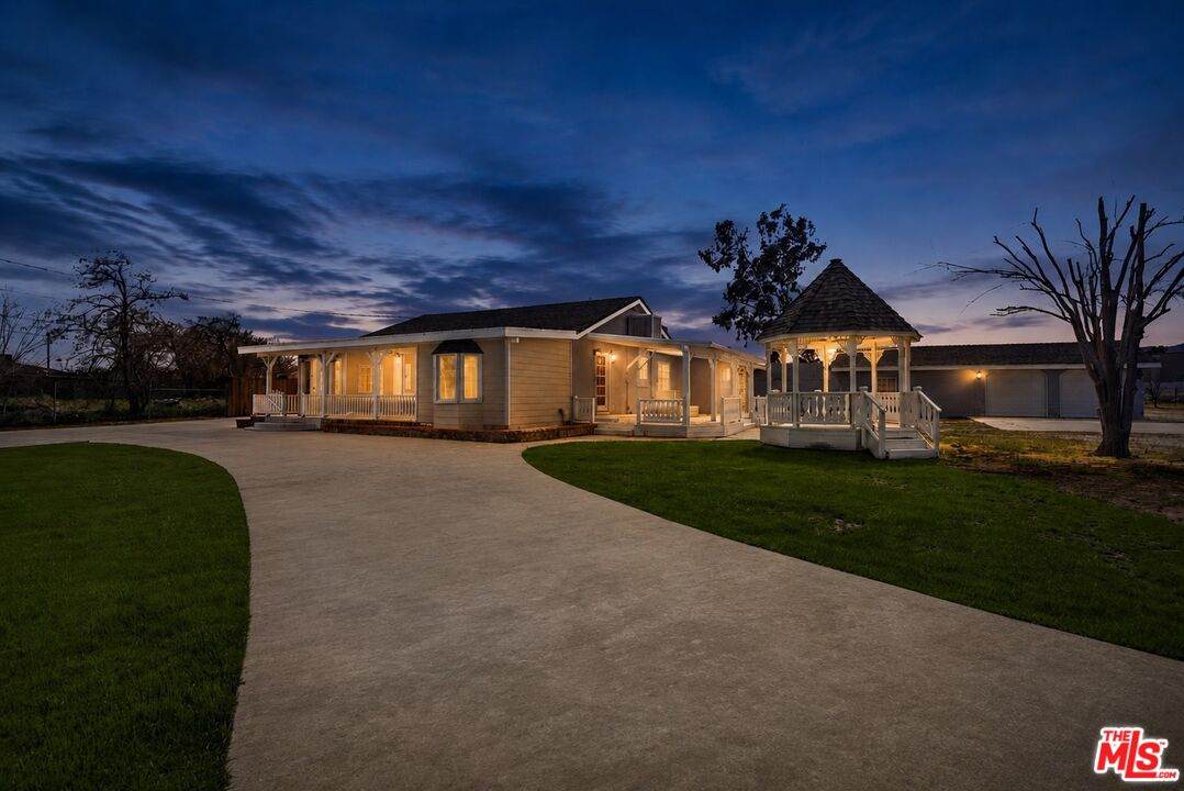 2232 Avenue M4 - Photo 1