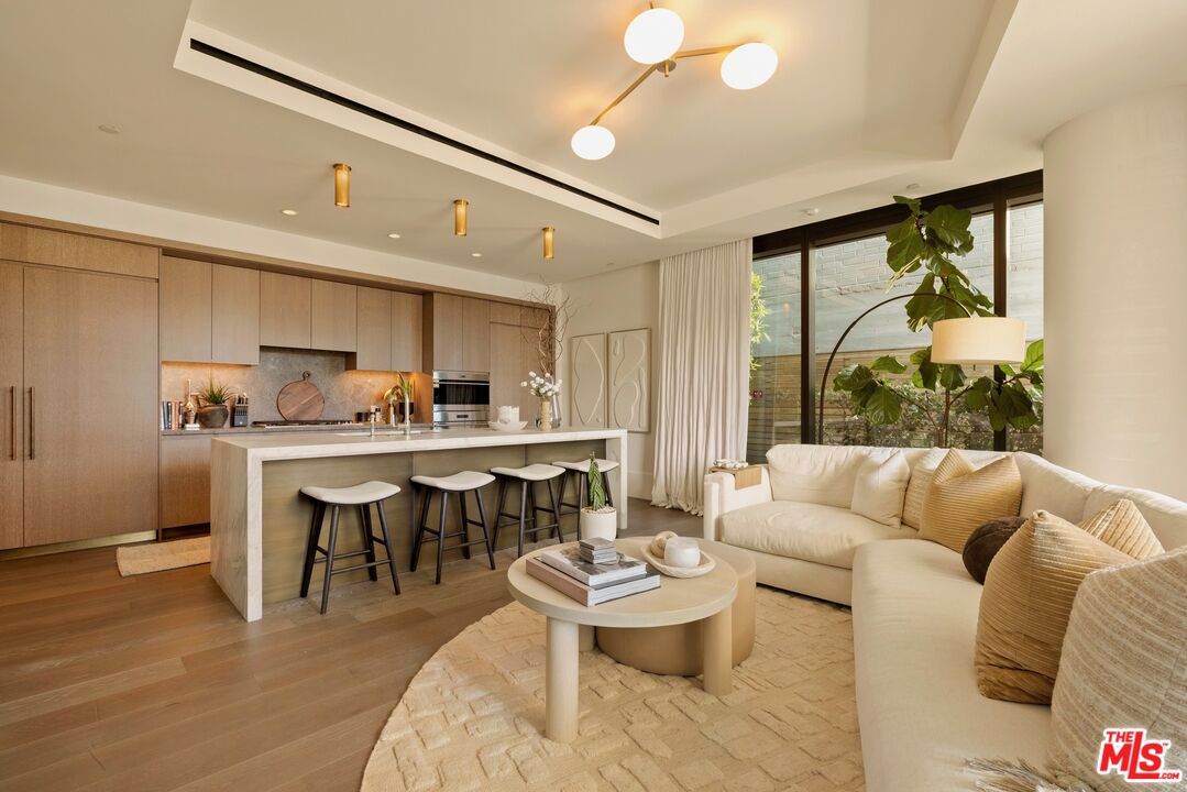 8420 Sunset Blvd - Photo 1