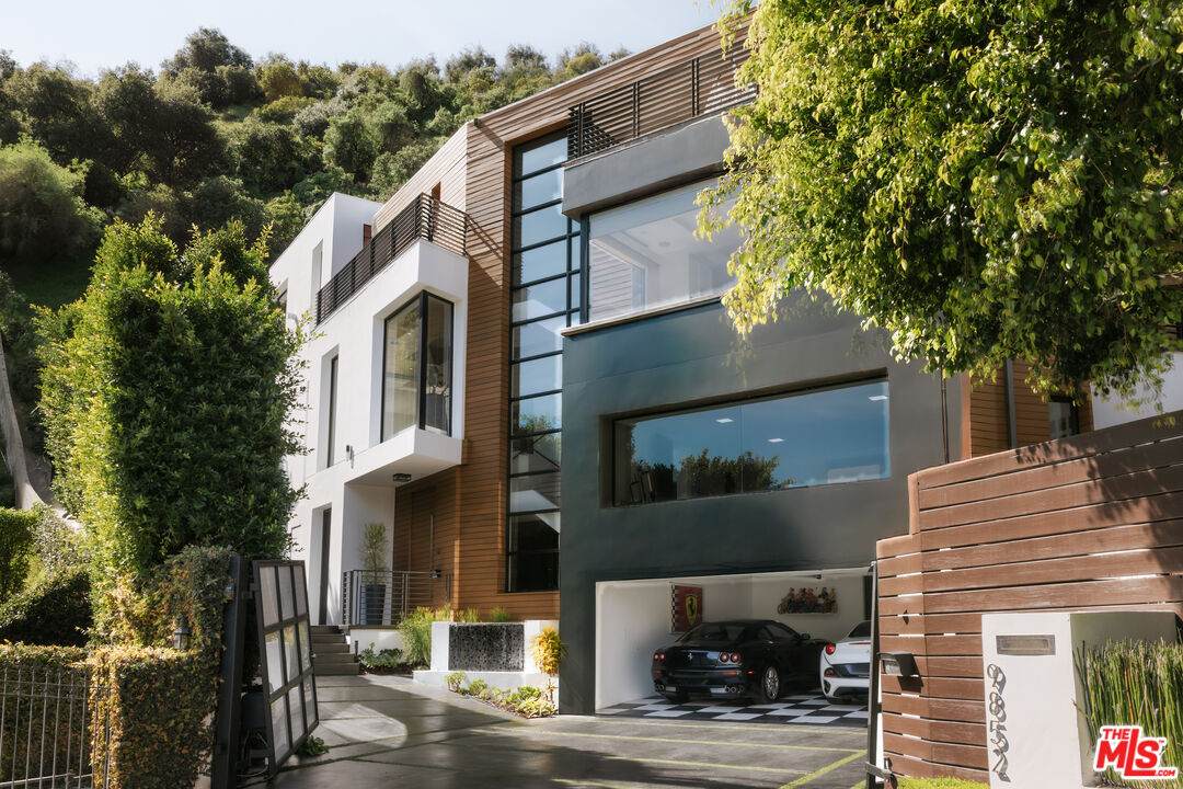 9852 San Cir - Photo 1