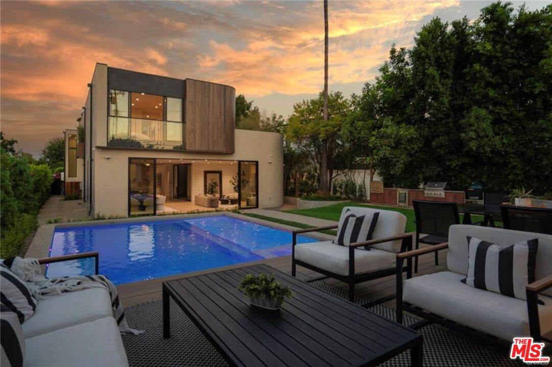 4939 Petit Ave - Photo 1