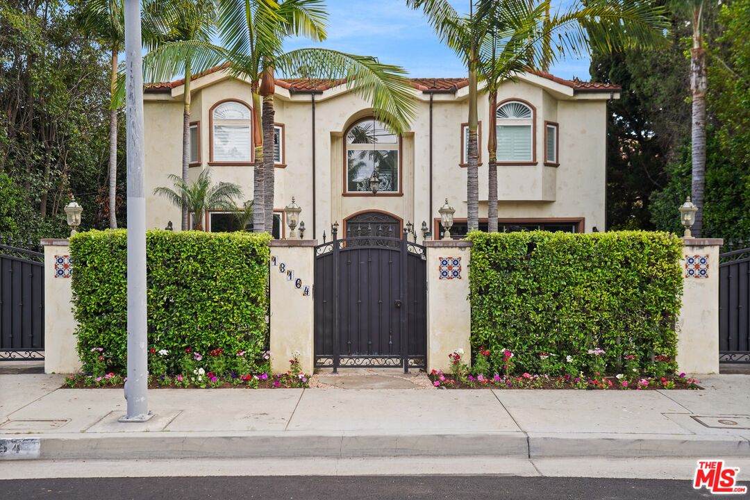 13164 Magnolia Blvd - Photo 1