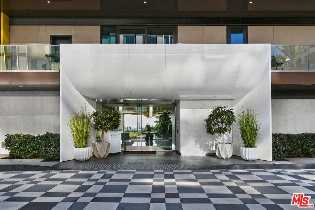 8420 Sunset Blvd - Photo 1