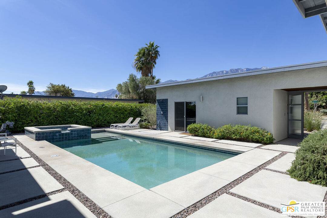 2990 Farrell Dr - Photo 1